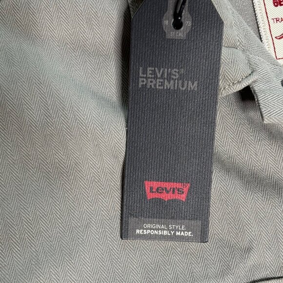 Levi’s Signature Women’s Trucker Jean Jacket Size Medium Gray Wash Denim NWT - Picture 14 of 16